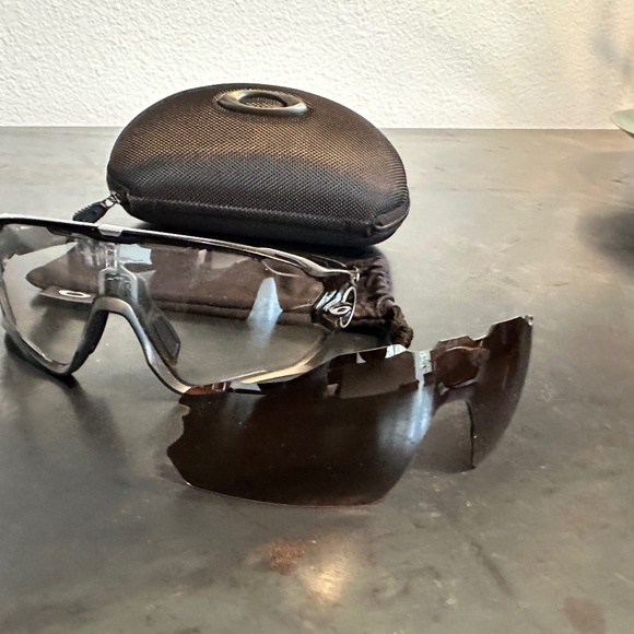 OAKLEY Jawbreaker glasses with photo chromatic + polarized lenses etc - Picture 1 of 10